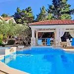 Villa Stone House Poplat