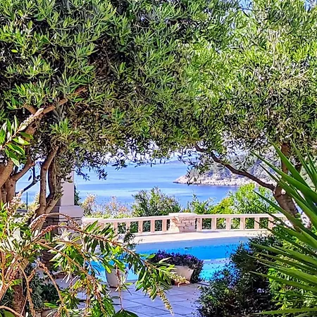 فيلة Stone House Poplat *