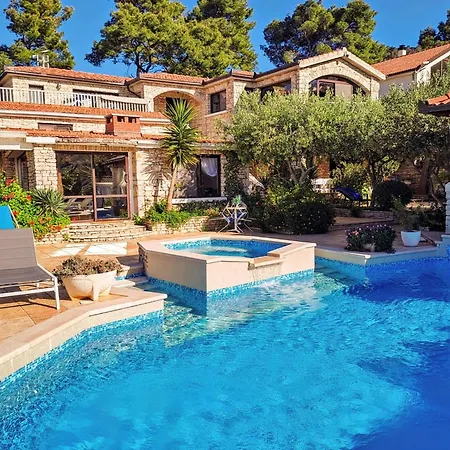Stone House Poplat *