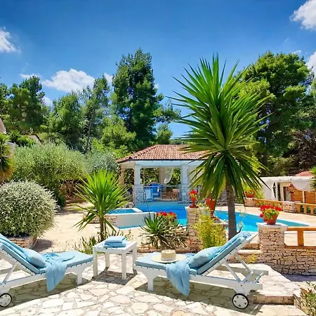 Villa Stone House Poplat